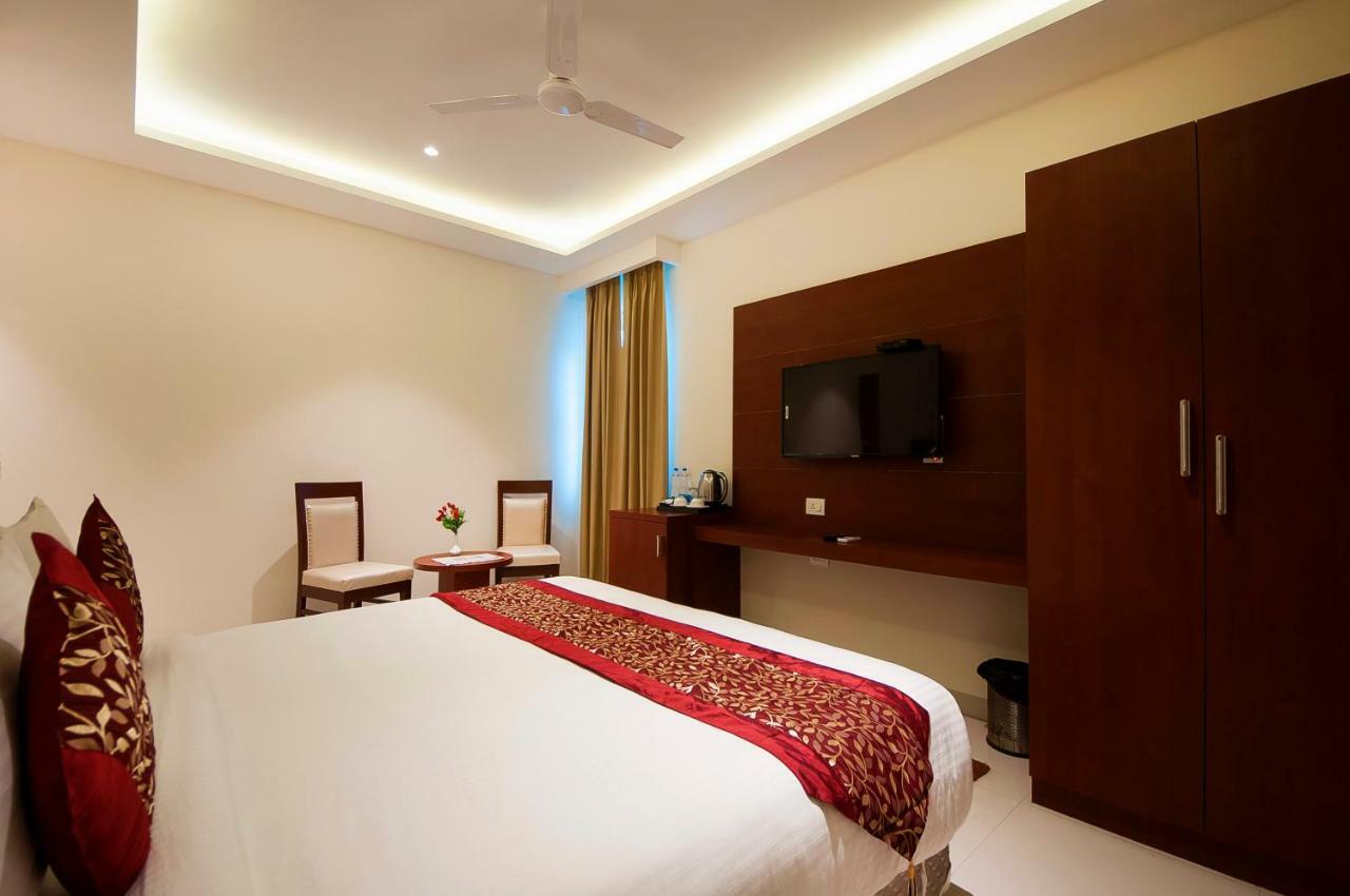 Hotel Z Suites- Delhi Igi Airport Yeni Delhi Dış mekan fotoğraf
