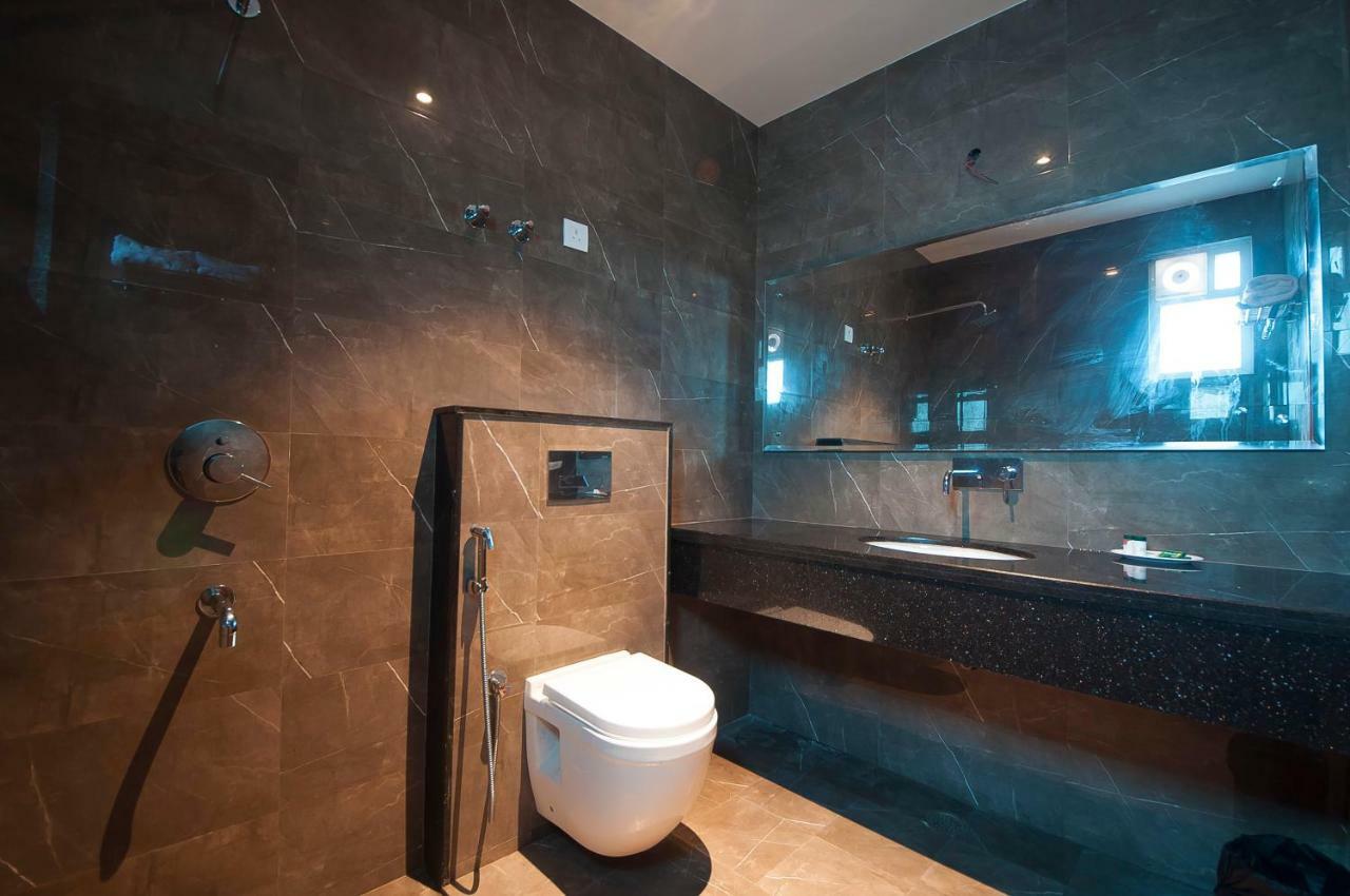 Hotel Z Suites- Delhi Igi Airport Yeni Delhi Dış mekan fotoğraf