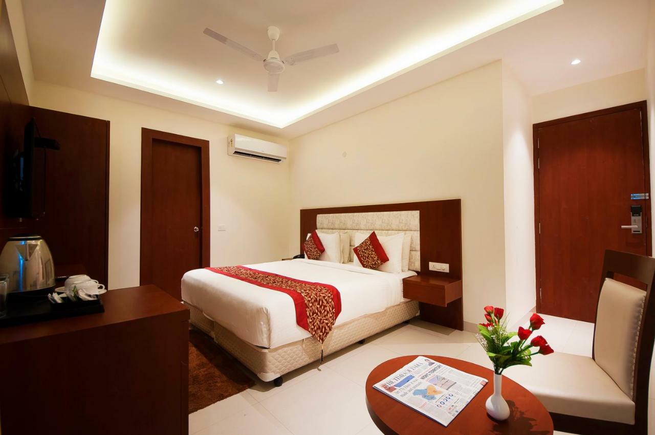 Hotel Z Suites- Delhi Igi Airport Yeni Delhi Dış mekan fotoğraf